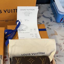 LV Wallet For Women 100% Authentic ( Like New )