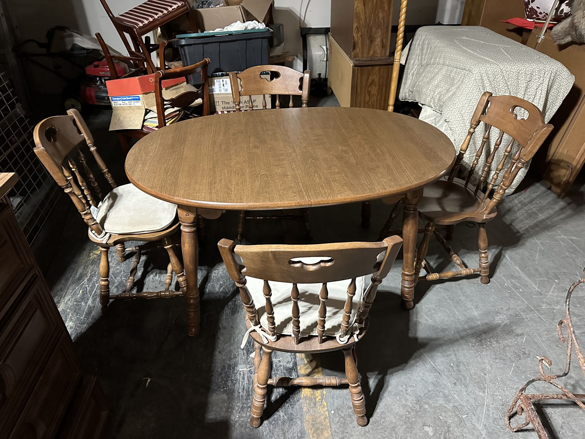 Buck-aneer colonial table set