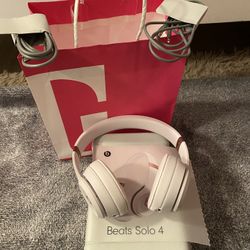 Beats Solo 4 