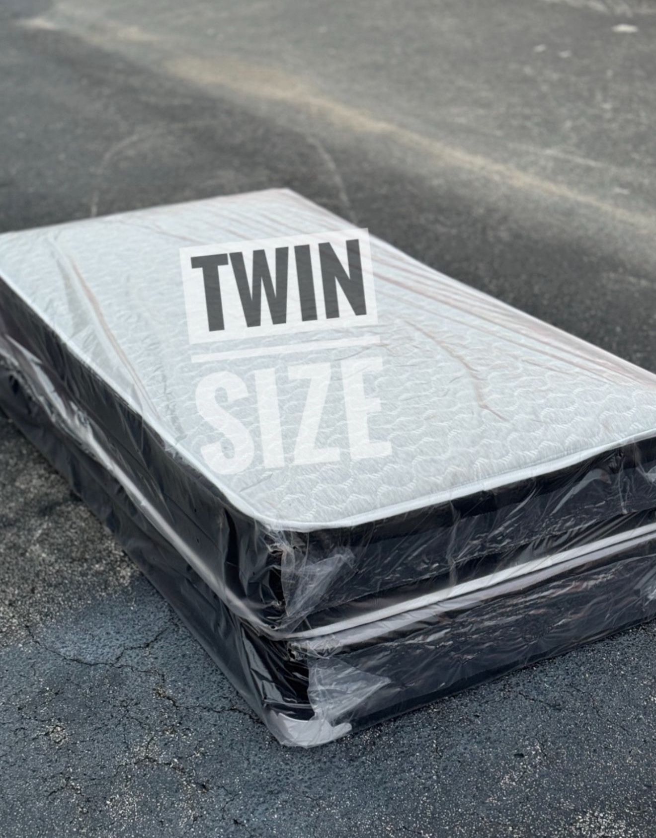 New Twin Size Mattress And Box Spring Set // We Offer  🚚