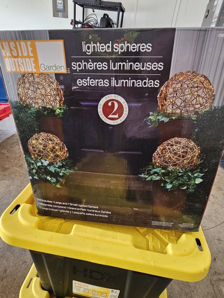 Outdoor Light / Garden Tree Decor