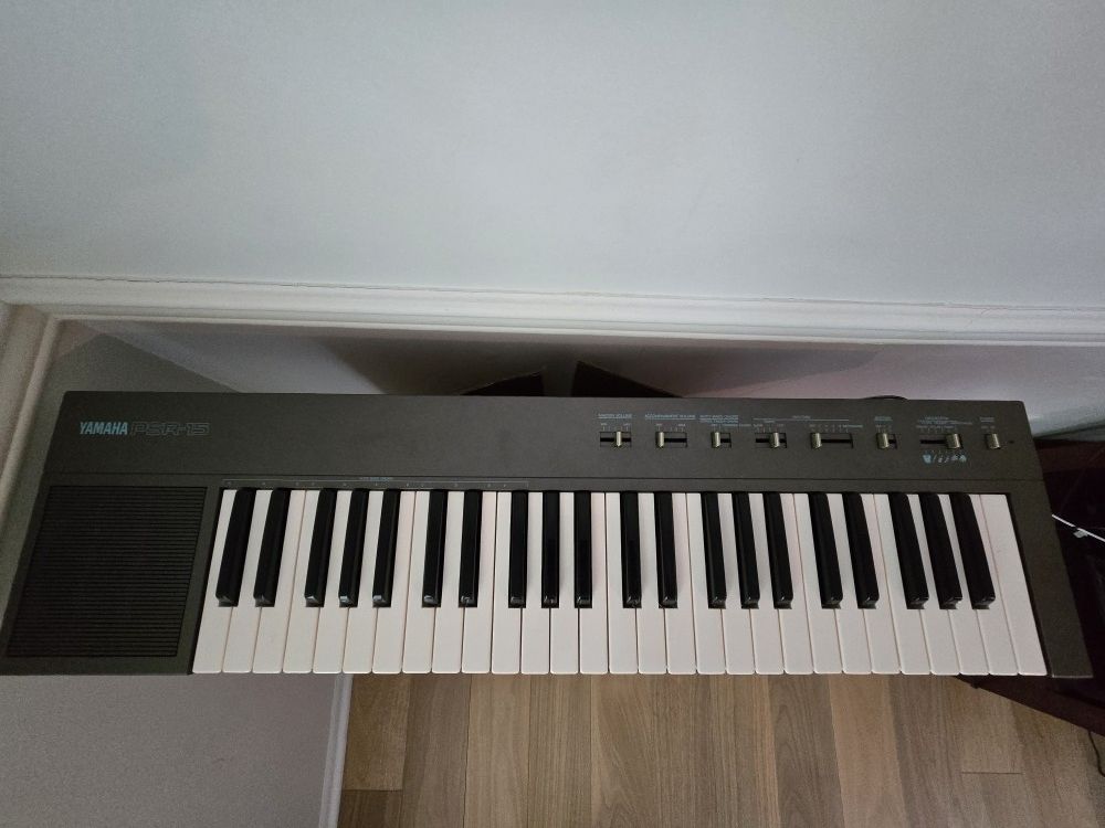 YAMAHA 49 Key Piano Keyboard PSR-15