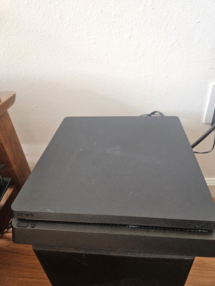 PS4 Slim 1 TB All Cables 3 Controllers 3 Games Works Perfect Pickup Only 92104