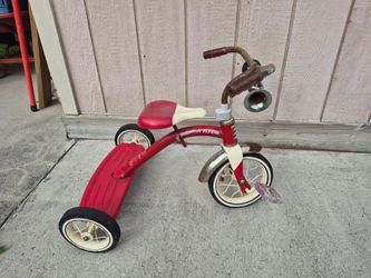 Nice Used vintage tricycle. Rusted.