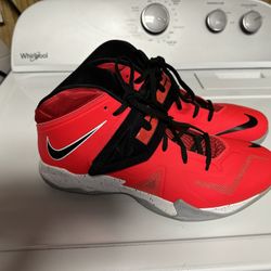 Le Brons J