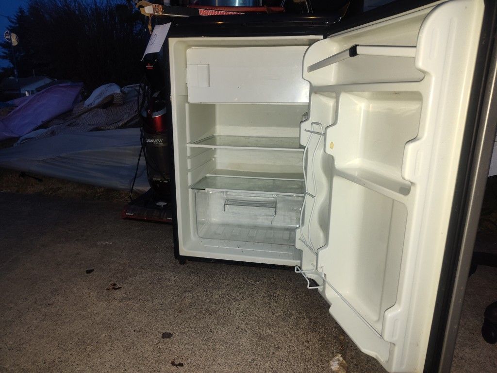 Mini Fridge