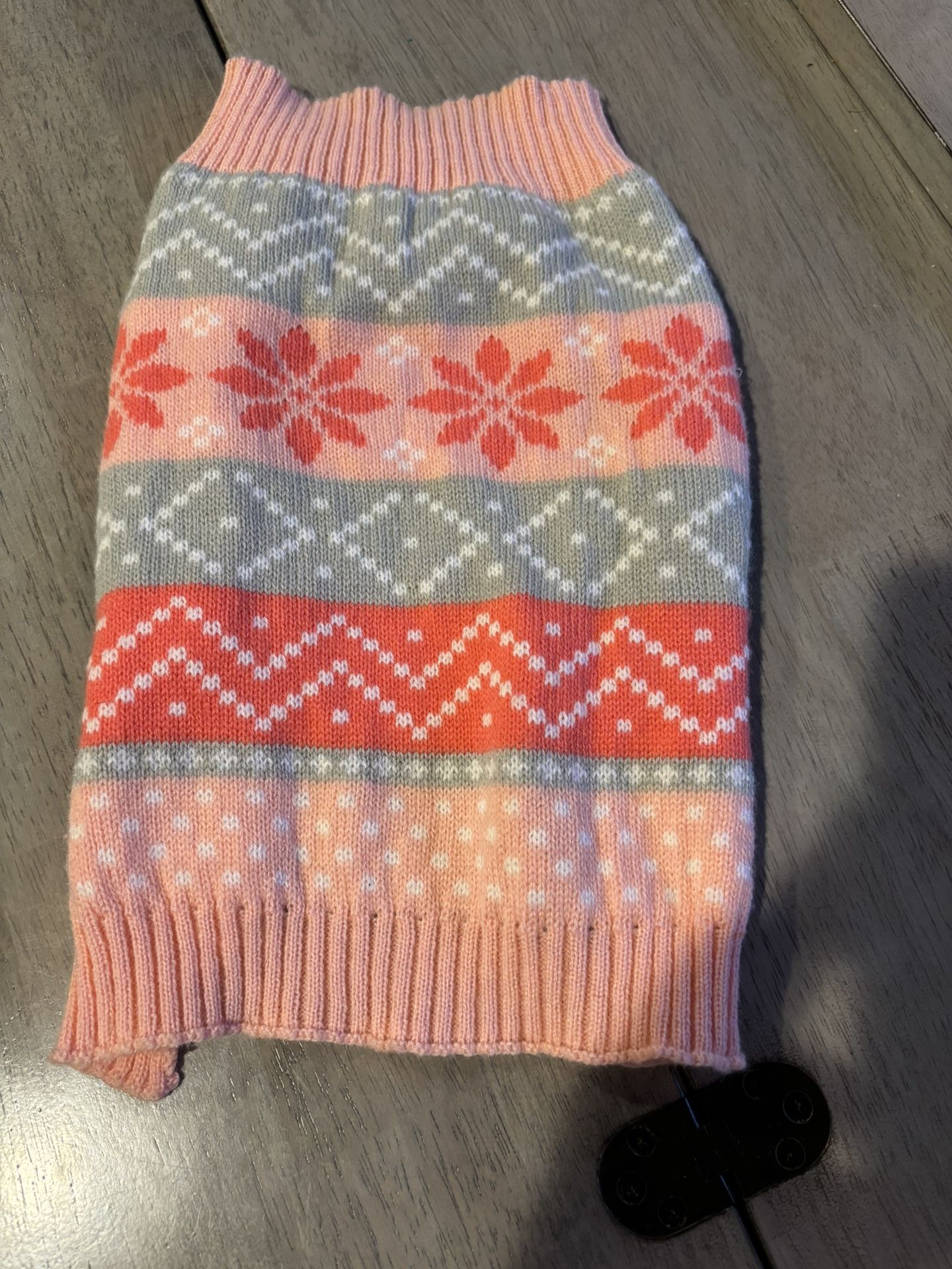Dog Sweater ( Size Large But Fits Like Medium too * In Great Shape!