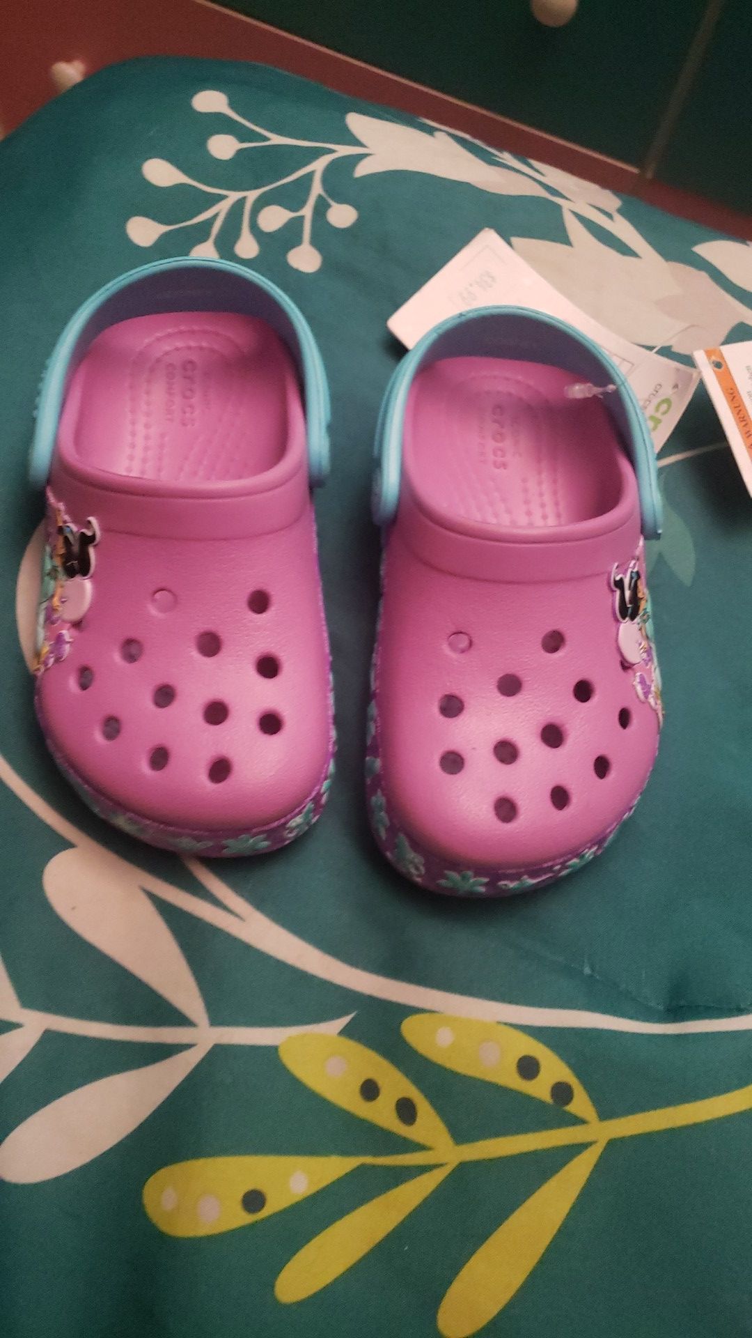 brand new crocs