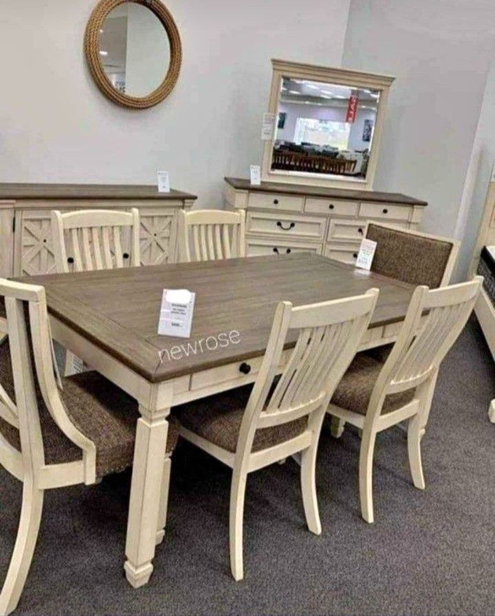 5 Pieces Dining Room Set By Ashley (4 Side Chair And Table)