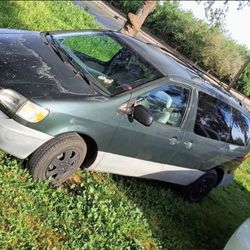 2000 Toyota Sienna