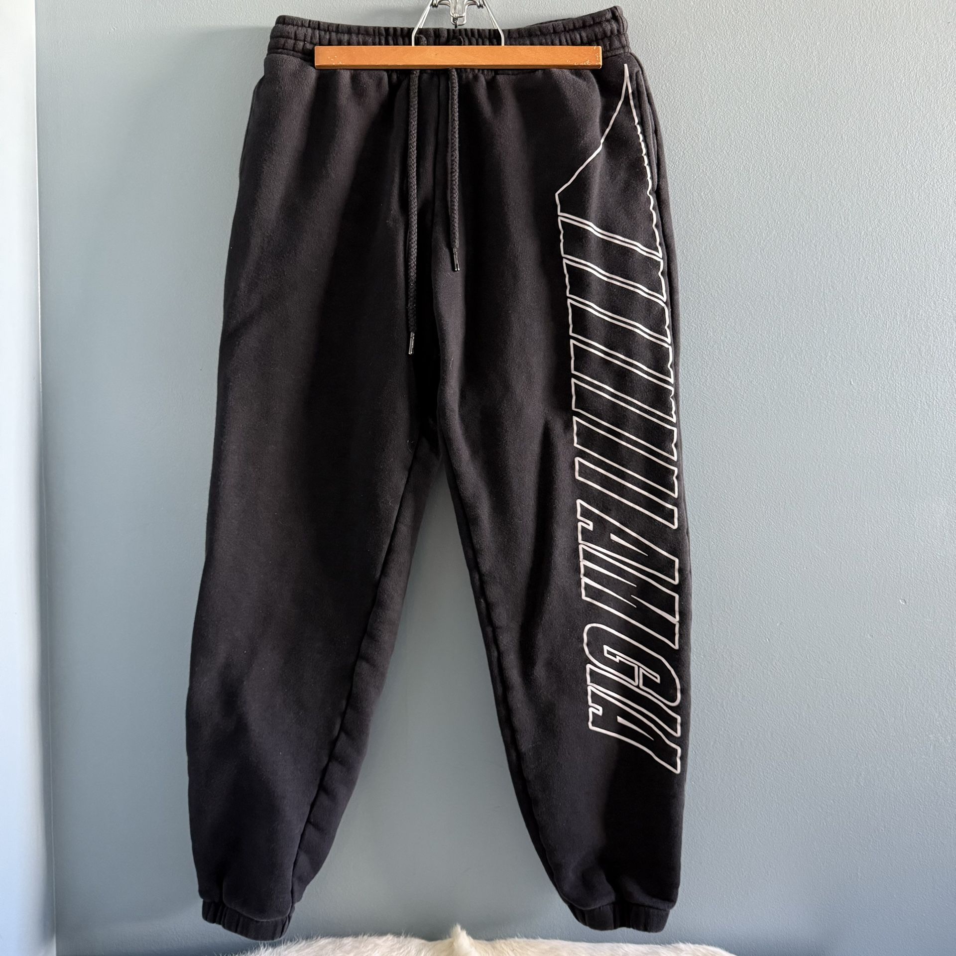 https://offerup.com/redirect/?o=SS5BTQ==.GIA Taja Reflective Drawstring Waist Sweatpants