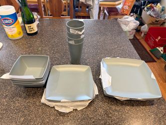 🍽️ NEW Gibson Home Soho Grayson 16-Piece Dinnerware Set – Gray Matte Finish