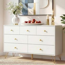 White Dresser for Bedroom, Modern 7 Drawer Dresser with Gold Handles and Metal Legs, White and Gold Dressers & Chest of Drawers for Hallway, Entryway