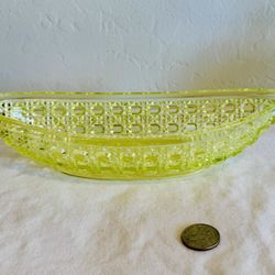 Vintage fenton uranium daisy and button boat