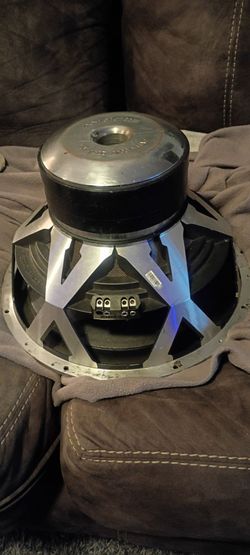 15 in Powerbass 152d sub 2000 rms