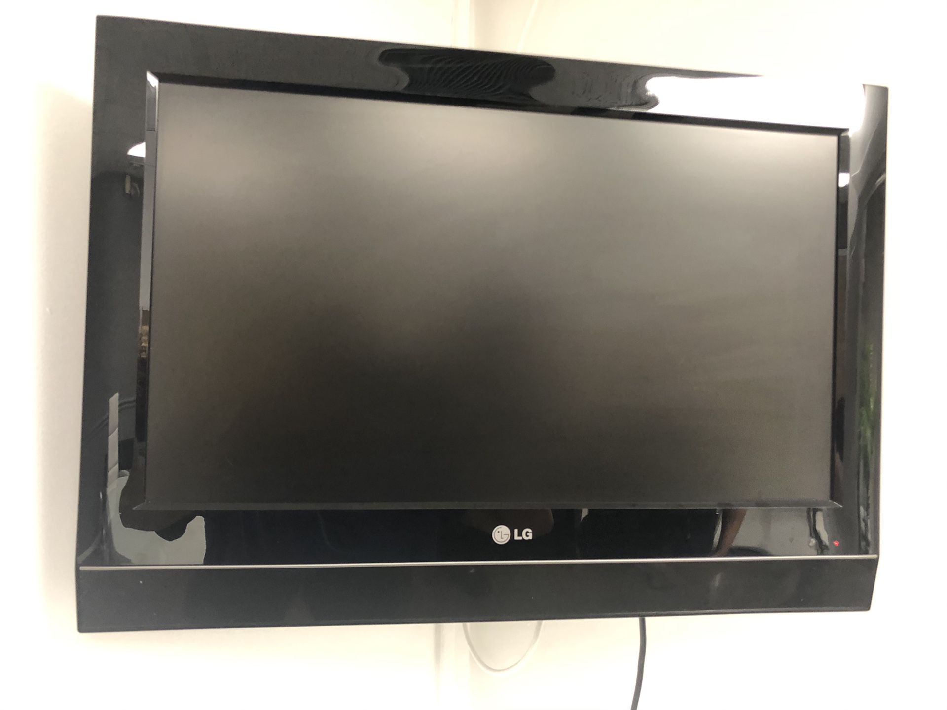 32 inch LG TV Perfect working condition.