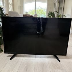 LG TV 45”