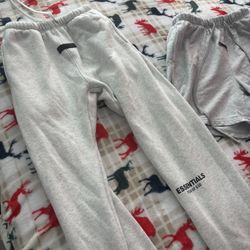 Essentials pants size M 