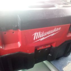 Milwaukee M18 Vacuum Cordless 