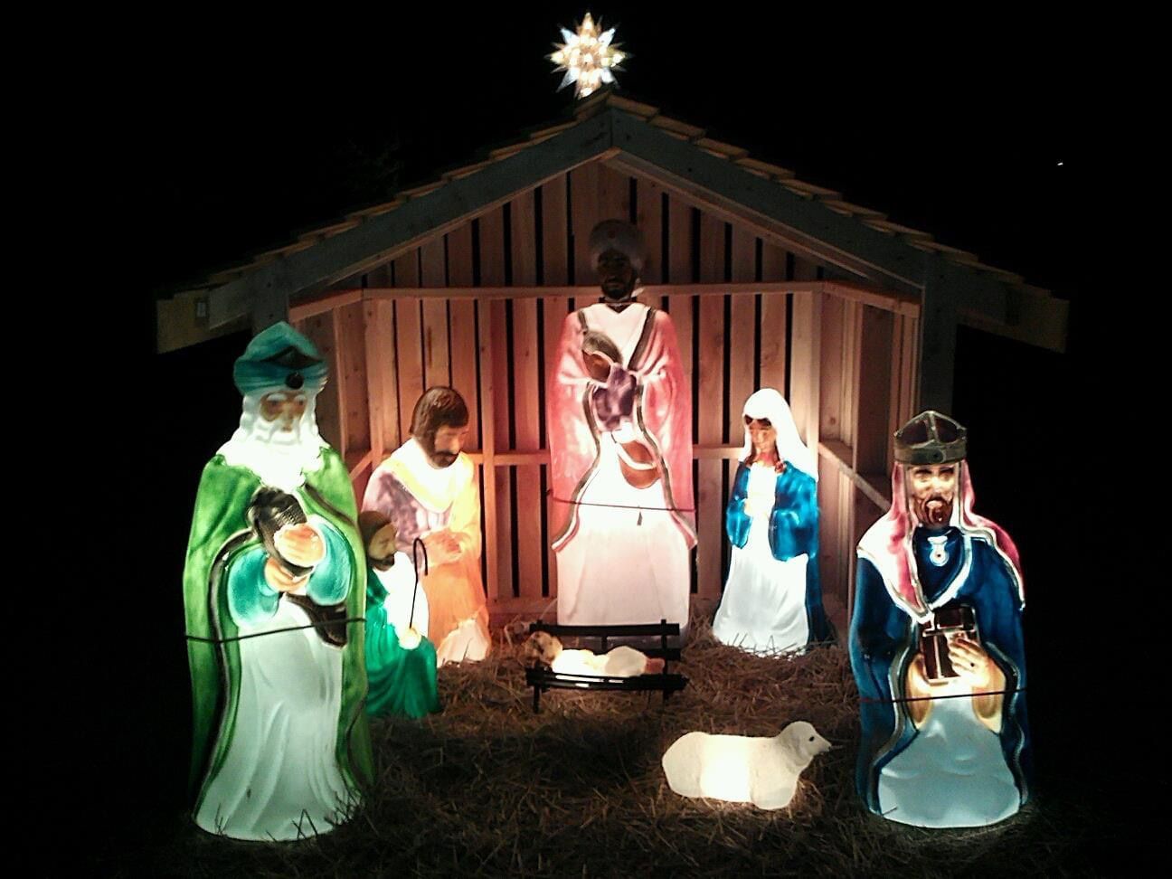 Life Size Lighted Outdoor Nativity Set for Sale in Eatonville, WA OfferUp
