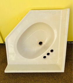 Corner sink brand new