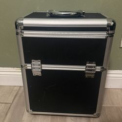 Hair Stylist Storage Roller