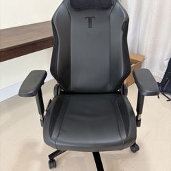 Secret Lab Titan Evo Gaming Desk Chair