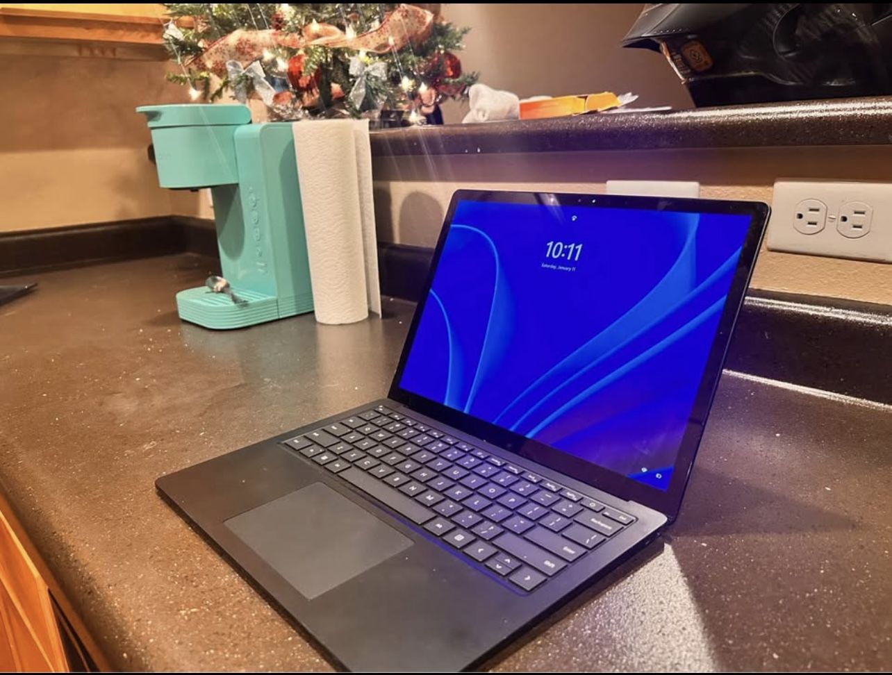 Microsoft Surface Laptop 5 13.5" Intel i5, 8GB/512GB Touch, Black