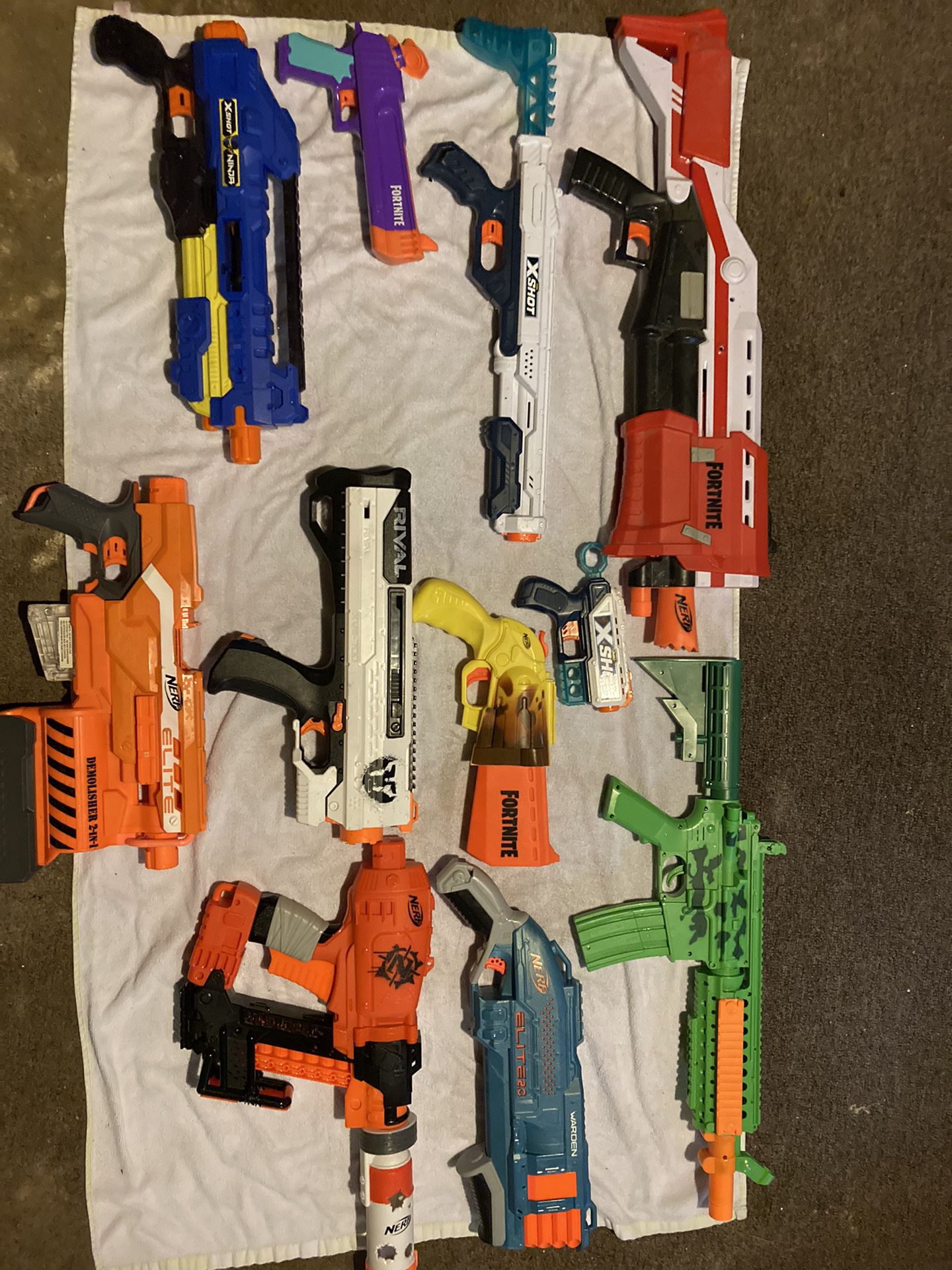 Lot Of Nerf Guns 