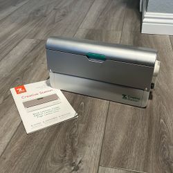 Xyron  Creative Station