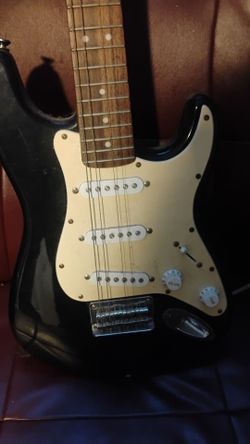 Fender 3/4 Squire Strat