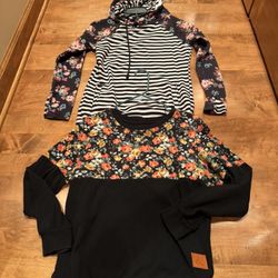 Woman’s Mindy Mae’s Market Hoodie/sweatshirt Bundle 