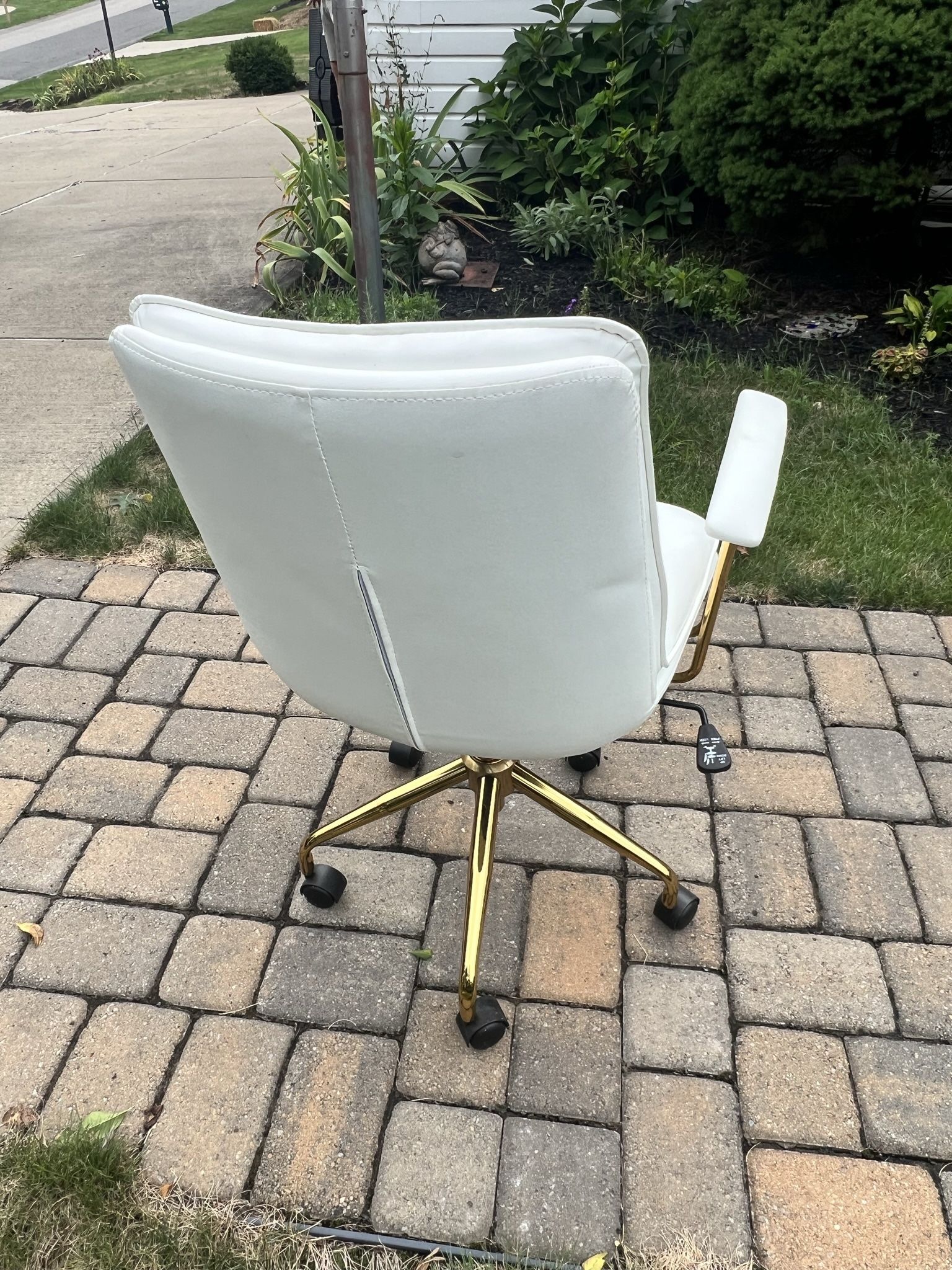 White Leather Swivel Desk Chair