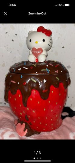Hello Kitty Valentine’s Day strawberry Jar