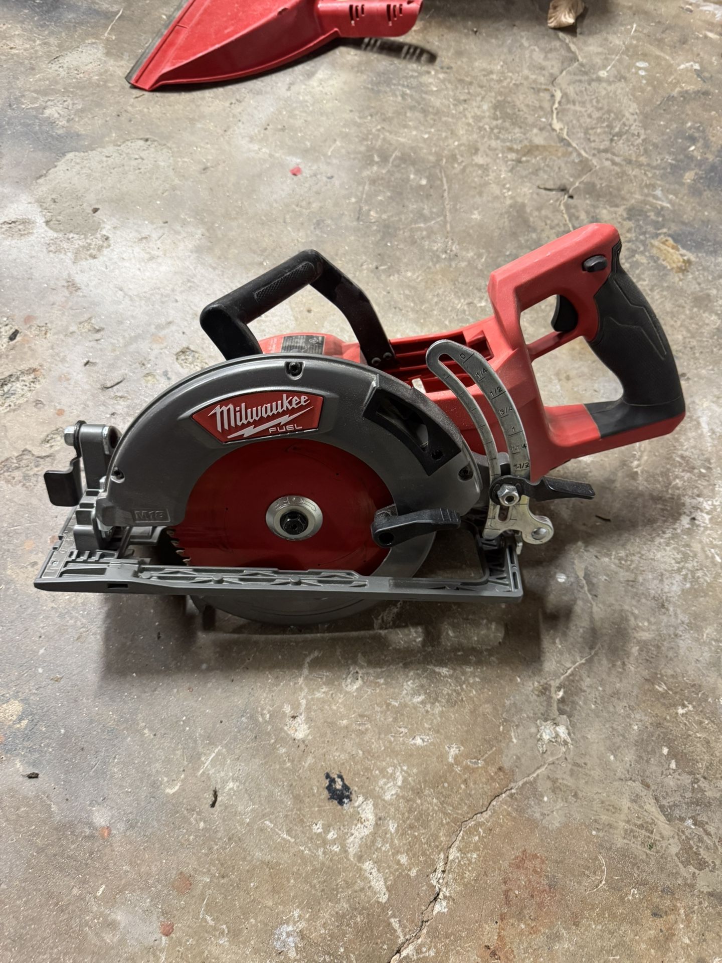 Milwaukee M18 FUEL Circular Saw - Tool Only