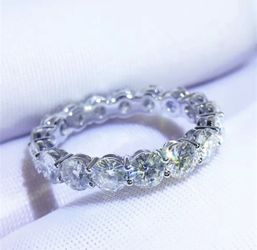 New 18 k white gold eternity ring wedding ring set