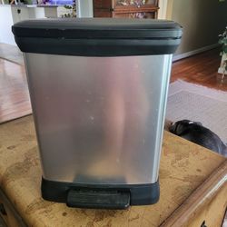 20x16x12 Pedal Trash Can