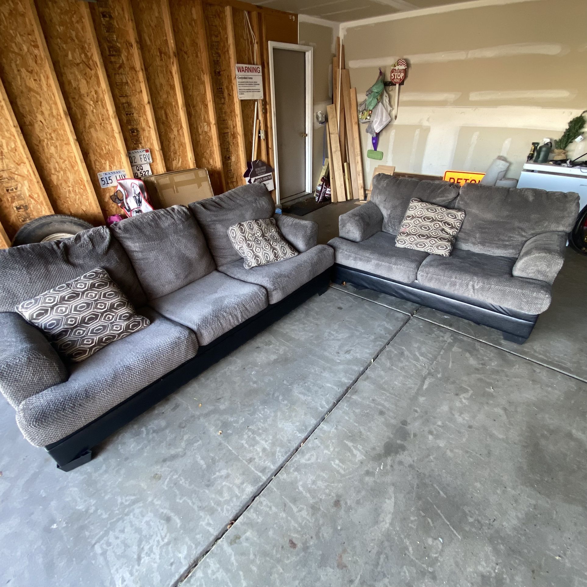 🚨Couch Set With Including Pillows🚨