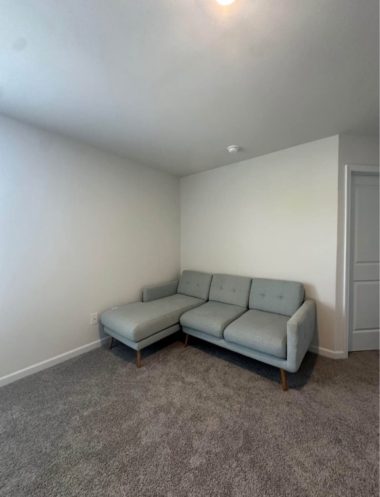 Mid-Century Modern Couch – 2-Piece Sectional