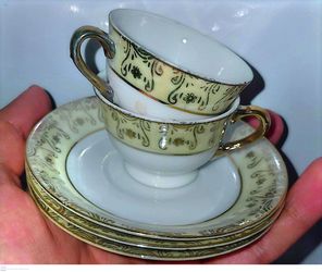 Vintage mini cups and aluminiums