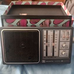 General Electric 4 Band Receiver TV/WB/AM/FM Radio #7-2945A 