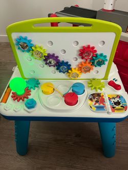 Baby Einstein Curiosity Table