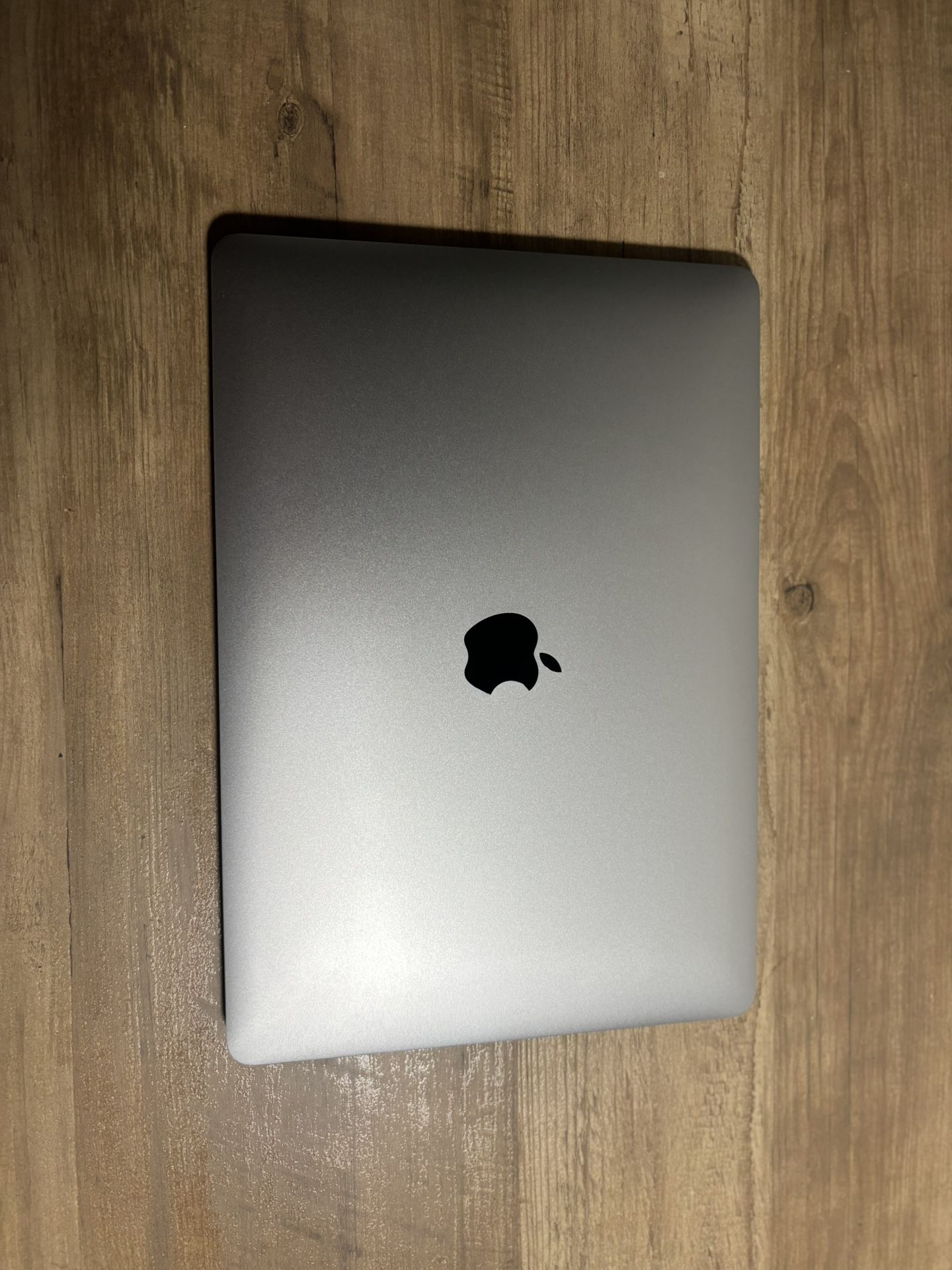 MacBook Air M1 (2020) – 8GB RAM / 256GB SSD – Excellent Condition – 89% Battery Health