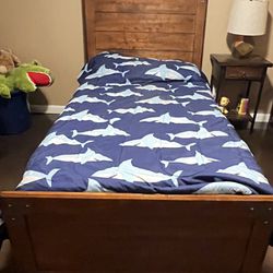 Bed frame (Full Size) & Dresser Set