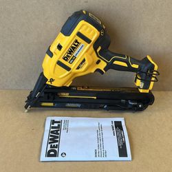 DEWALT 20V MAX XR Lithium-Ion Cordless 15-Gauge Angled Finish Nailer (Tool Only)