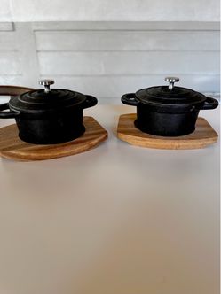 Set of 2 Mini Cast Iron Pots with Wooden Trivets