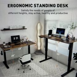 Electronic Standing Desk w Wheels 