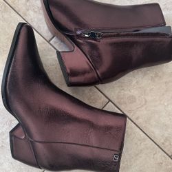 Brand New Franco Sarto Metallic Plum Ankle Boots – Size 8 