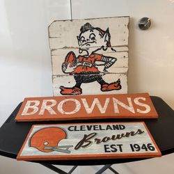 Retrò Cleveland Browns signs.
