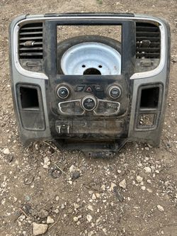 2014 DODGE RAM 1500 AC/HEATER RADIO BEZEL 1UJ97DX9AC OEM RMC24 QM77